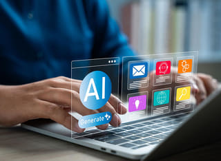 Beginnende crypto-investeerder maakt kennis met de basisprincipes van geautomatiseerd handelen met AI